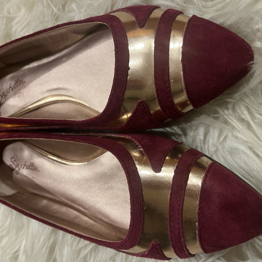 Women’s 7.5 Seychelles Flats.